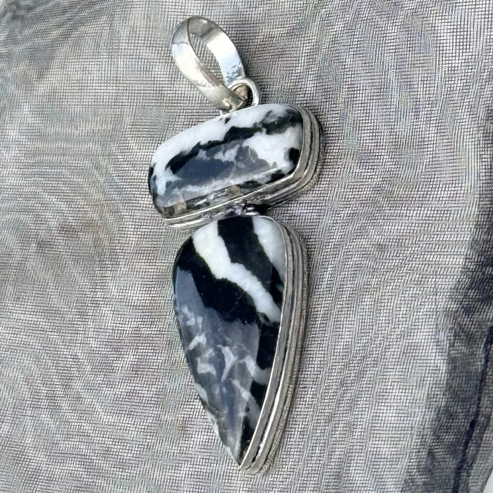 925 Sterling Silver White Buffalo Turquoise Pendant - Picture 5 of 6